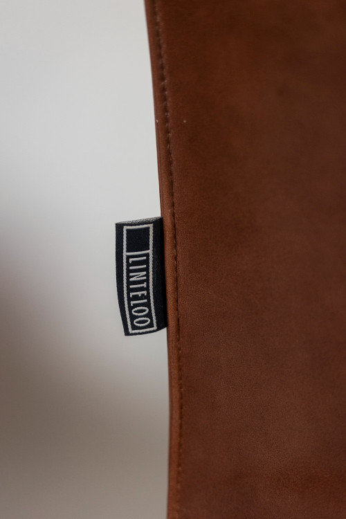 Lintello. Paire de fauteuil en cuir camel. Années 1970.
