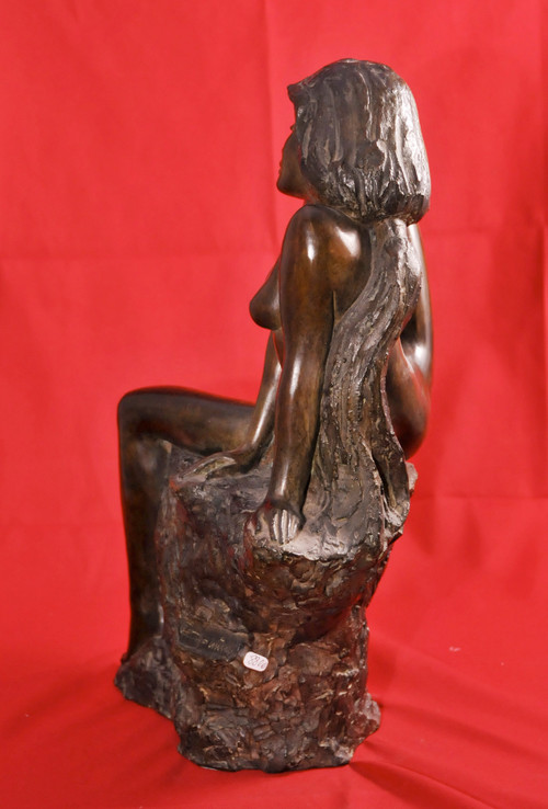  Jean-Pierre GONNIN, Giovane donna seduta su una roccia, bronzo