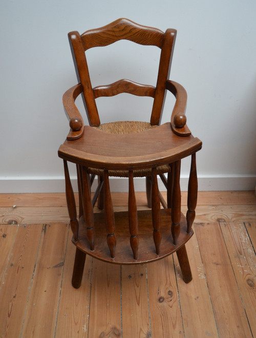 Chaise haute pour enfant circa 1900