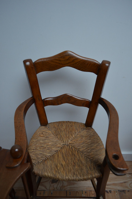 Chaise haute pour enfant circa 1900