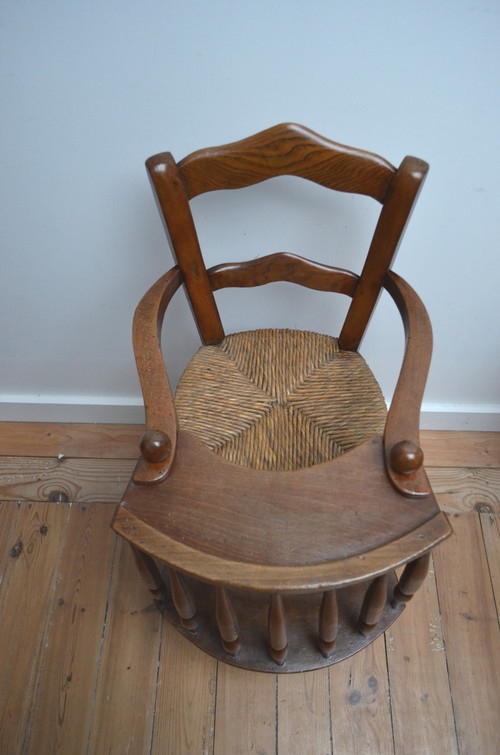 Chaise haute pour enfant circa 1900