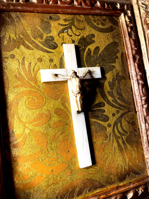 Rare 18th century miniature Christ in Dieppe ivory, Regency gilt frame, gilded paper with branches