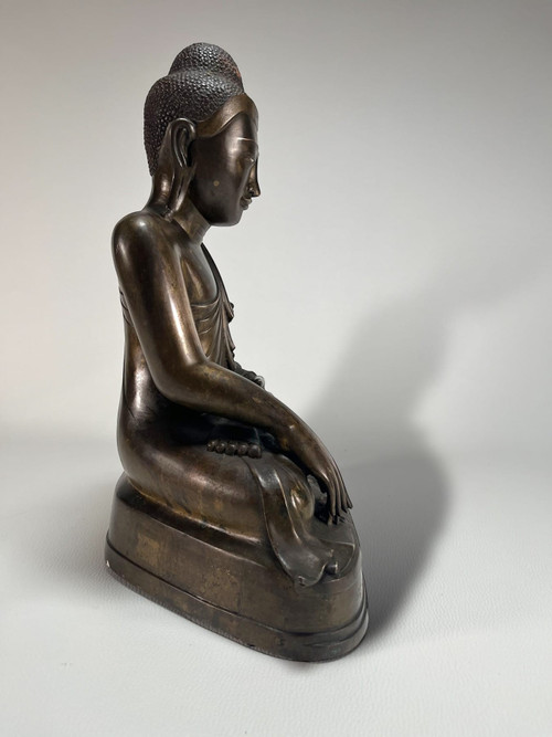 Buddha Shakyamuni in bronzo birmano, XIX secolo.