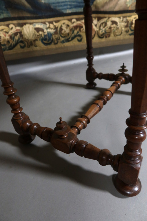 Louis XIII cabaret table