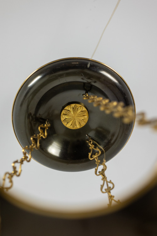 Casa Baguès. Lampadario in bronzo dorato stile impero. 1950 circa.