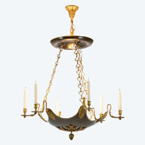 Casa Baguès. Lampadario in bronzo dorato stile impero. 1950 circa.