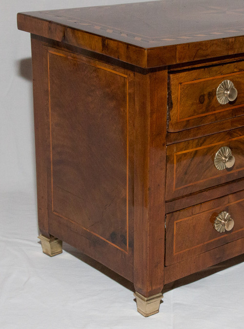 Cassettiera d'epoca del Direttorio