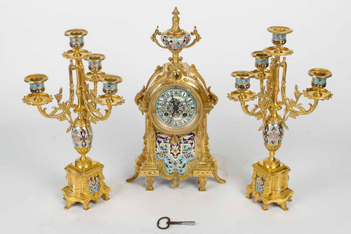 Une Garniture De Cheminée En Bronze Doré Et émail Cloisonné Fin XIXème Siècle