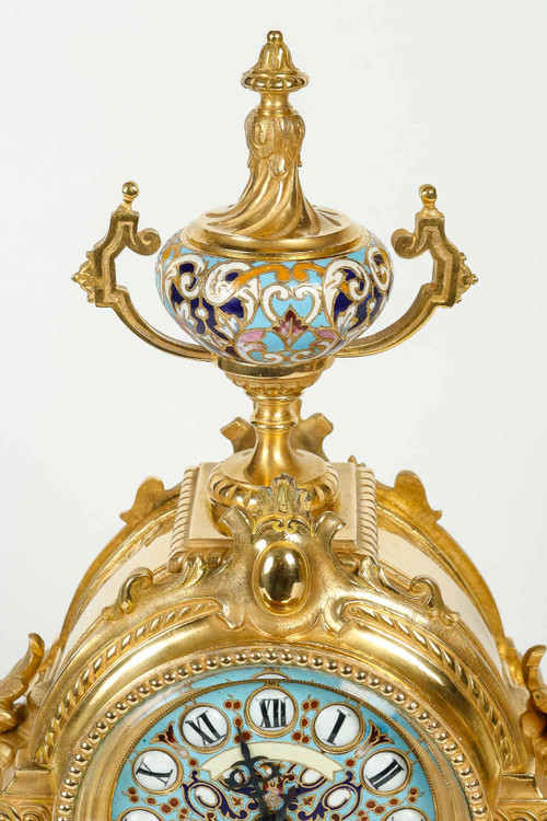 Une Garniture De Cheminée En Bronze Doré Et émail Cloisonné Fin XIXème Siècle
