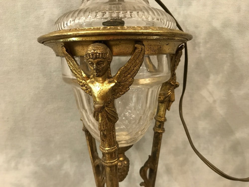 schöne Petroleumlampe aus dem 19. Jahrhundert aus Bronze und Kristall