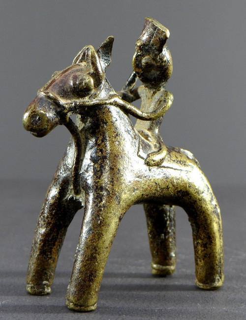 Inde, Fin Du XIXème Siècle, Statue équestre D’art Tribal En Bronze Représentant Un Cavalier.
