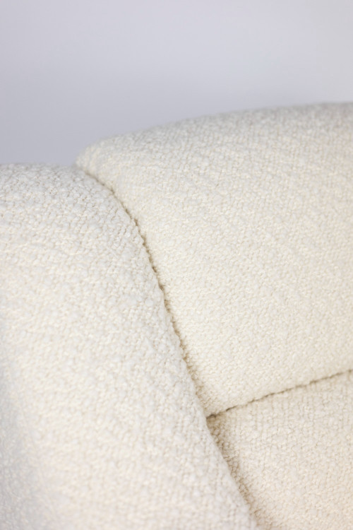 Paire de fauteuils à fines bouclettes. Travail contemporain.