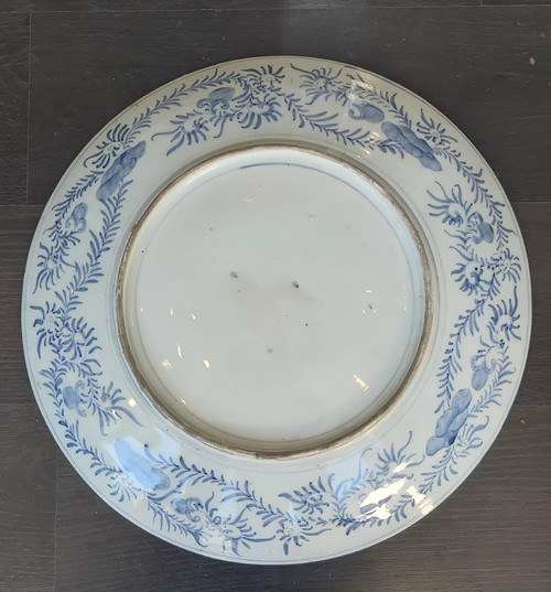 Raro grande piatto Imari del XIX secolo