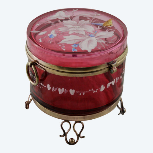 Scatola in vetro rosa con decorazione smaltata attribuita alla Cristallerie Moser 1880-1900