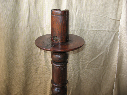 Pique cierge large wooden candle-holder 18th century Louis XIV period h: 123.5 cm