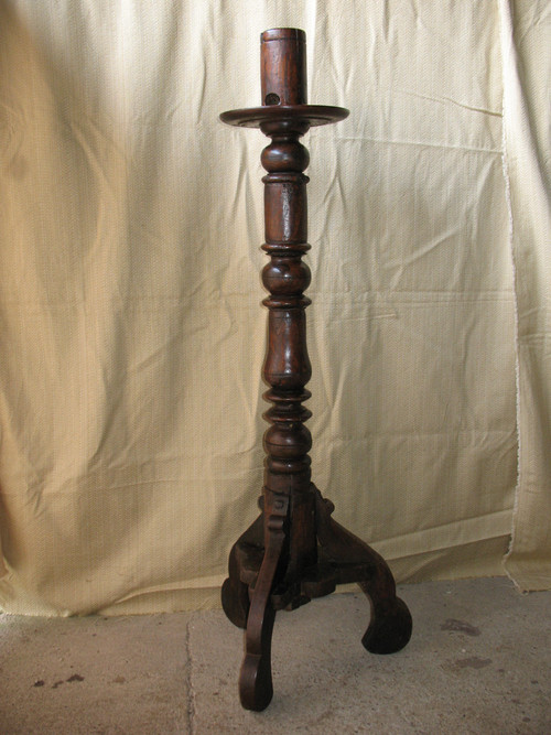 Pique cierge large wooden candle-holder 18th century Louis XIV period h: 123.5 cm