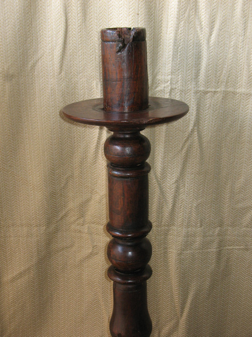 Pique cierge large wooden candle-holder 18th century Louis XIV period h: 123.5 cm