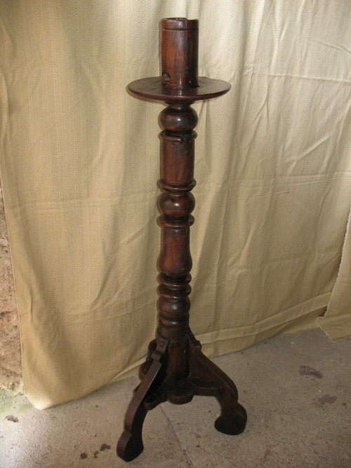 Pique cierge large wooden candle-holder 18th century Louis XIV period h: 123.5 cm