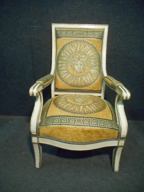 Late 19th Century Lacquered And Gilded Living Room Set