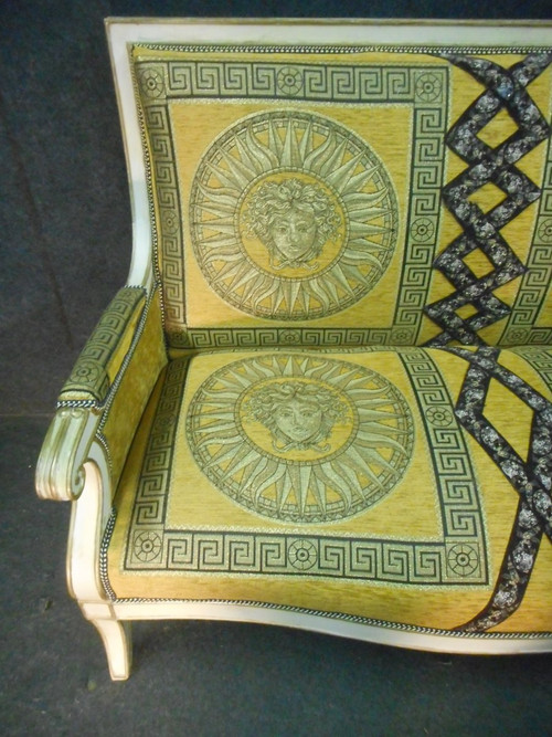 Late 19th Century Lacquered And Gilded Living Room Set