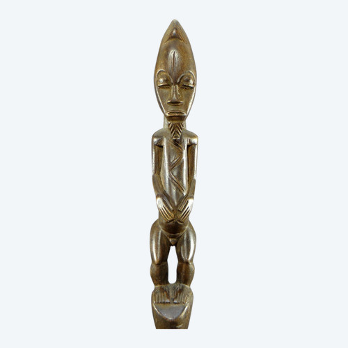 Côte D’ivoire, Peuple Baoulé, Années 1950, Cloche Cérémonielle Surmontée D’une Statue En Bois.