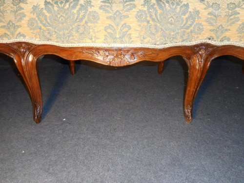 Divano in stile Luigi XV in noce timbrato Jean Baptiste Boulard