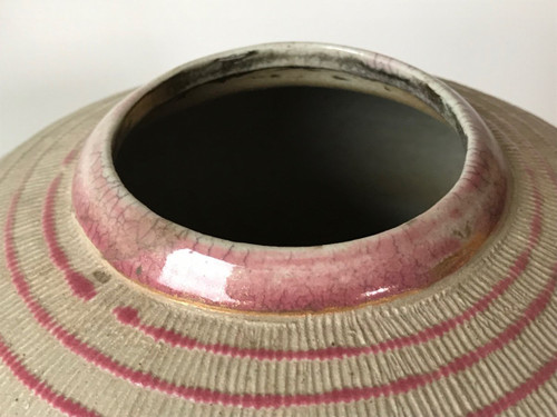 Vase in glazed terracotta.