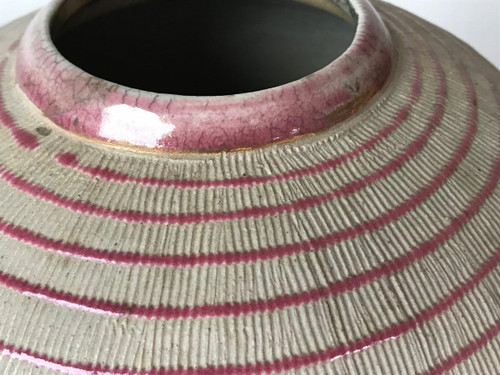 Vase in glazed terracotta.
