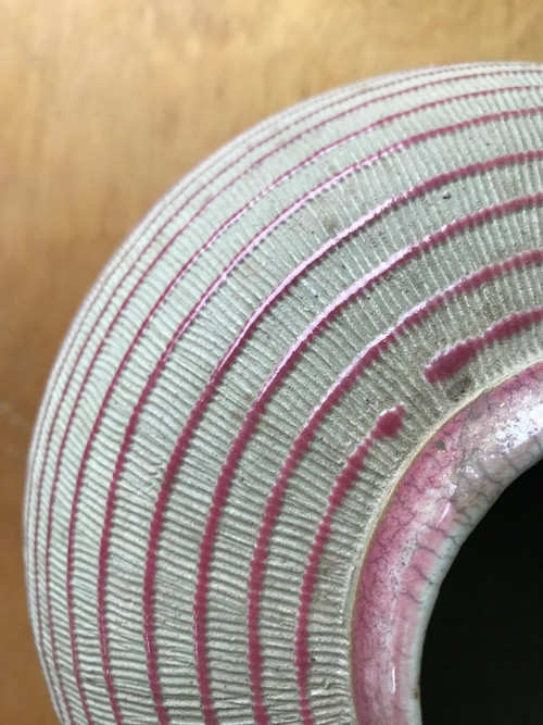 Vase in glazed terracotta.