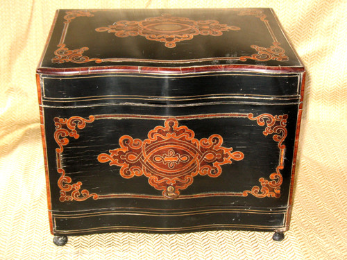 Cassetta da liquore in intarsio di Napoleone III del XIX secolo