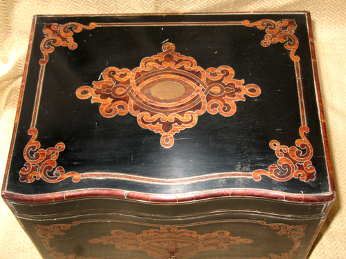 Cassetta da liquore in intarsio di Napoleone III del XIX secolo