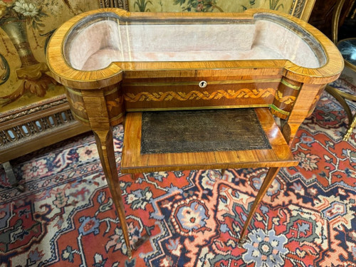 TABLE VITRINE EPOQUE LOUIS XVI