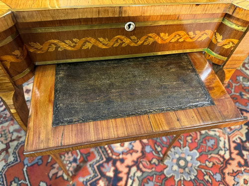 TABLE VITRINE EPOQUE LOUIS XVI
