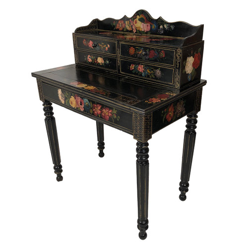 Bonheur du jour en bois laqué noir à riches décors peints de fleurs et d’oiseaux, Napoléon III
