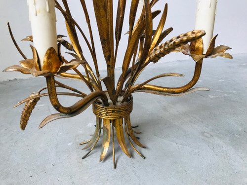 Ears of wheat chandelier in gilded metal, circa 1960.
