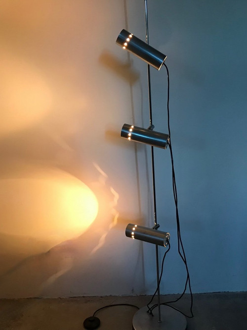 Lampadaire dans le goût d'Alain Richard, vers 1960.