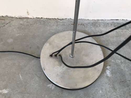 Lampadaire dans le goût d'Alain Richard, vers 1960.
