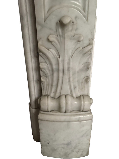 Mantello in marmo bianco di Carrara stile Luigi XV XIX secolo
