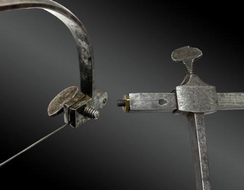 Surgeon's saw - Early 19th century