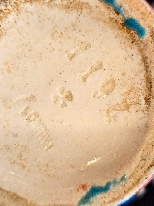 Longwy Vaso di zucca trilobato del XIX secolo "Squame e ghirlande floreali"