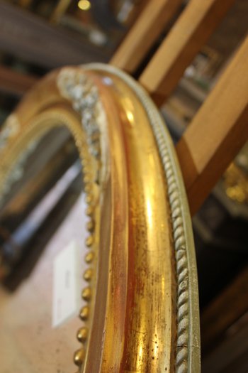 Alte ovale Spiegelrestaurierung Blattgold und Patina