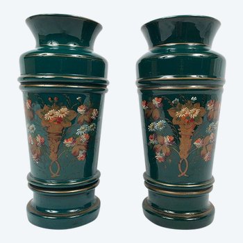 Paire de grands vases en verre opalin, XIXe