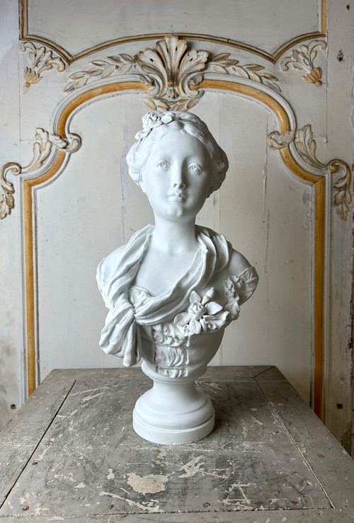 Biscuit époque 1900 d’une jeune femme 