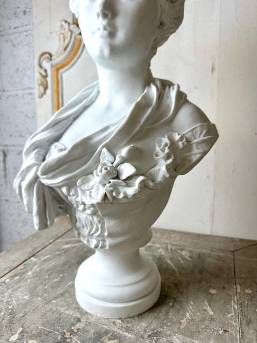 Biscuit époque 1900 d’une jeune femme 