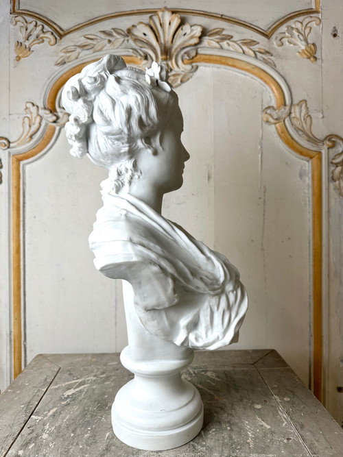 Biscuit époque 1900 d’une jeune femme 