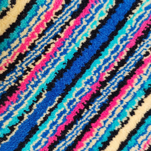 Magnifique tapis en laine des années 1990 par Ottavio Missoni. Fabriqué en Italie