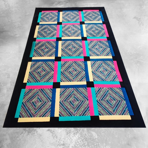 Magnifique tapis en laine des années 1990 par Ottavio Missoni. Fabriqué en Italie