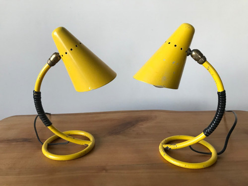 Coppia di lampade da comodino gialle degli anni '50.