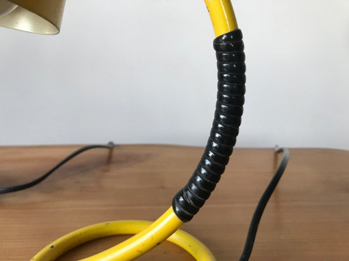 Coppia di lampade da comodino gialle degli anni '50.