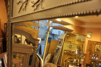 Patinierter Trumeau, geschliffenes Glas